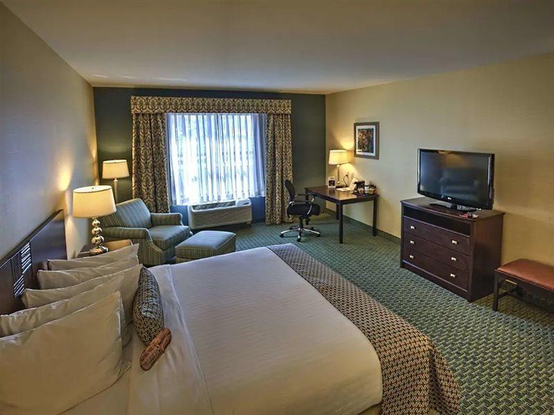 The Hotel Warner West Chester Exterior photo