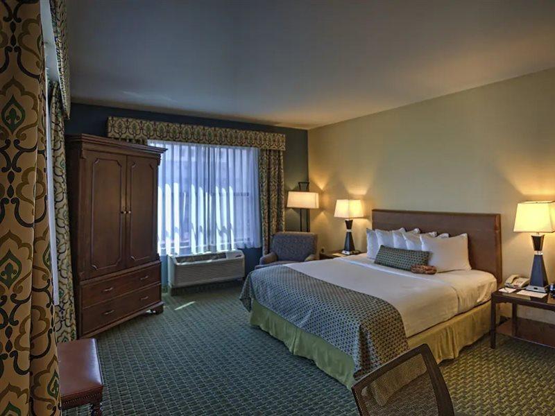 The Hotel Warner West Chester Exterior photo