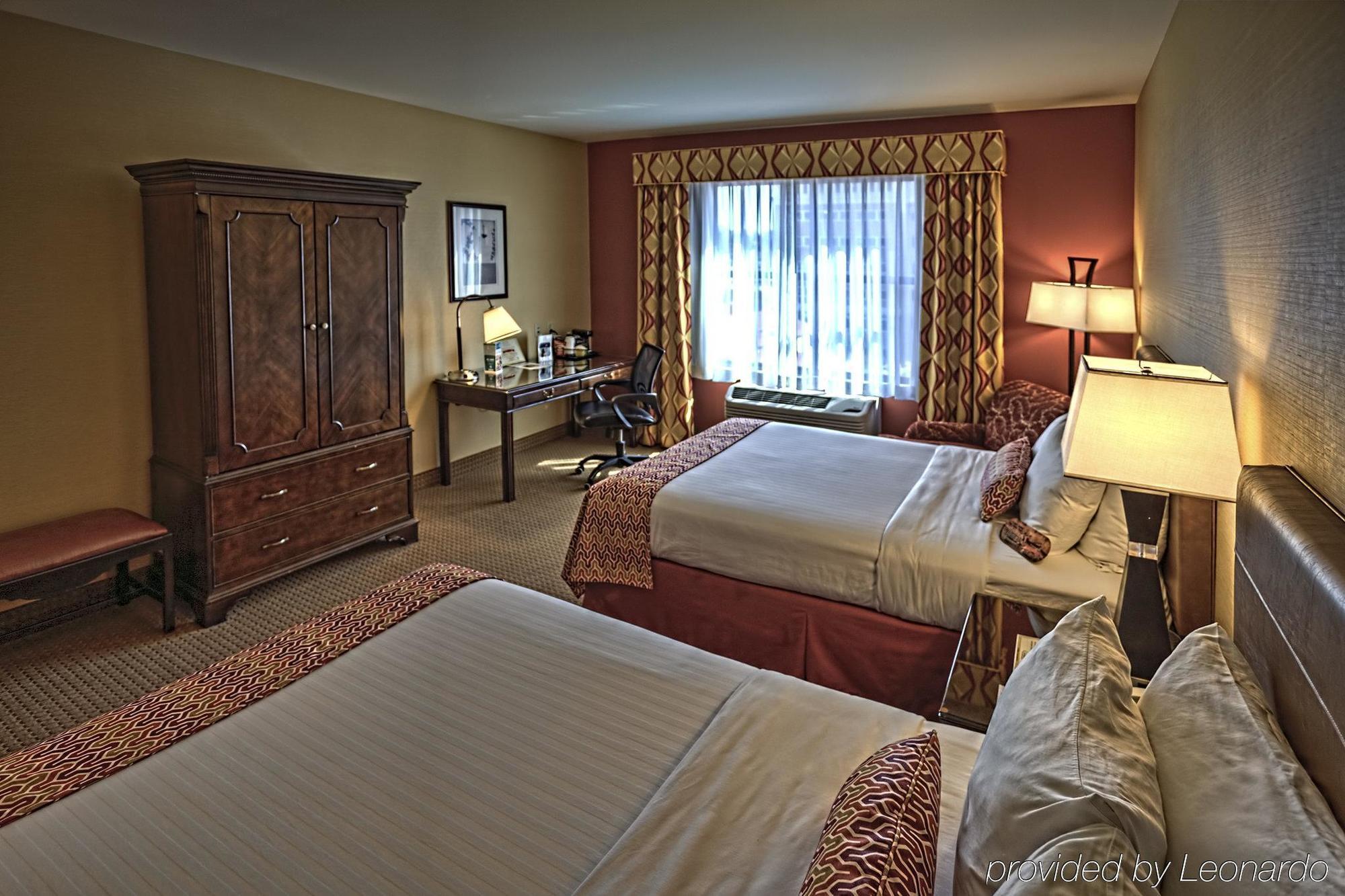 The Hotel Warner West Chester Exterior photo